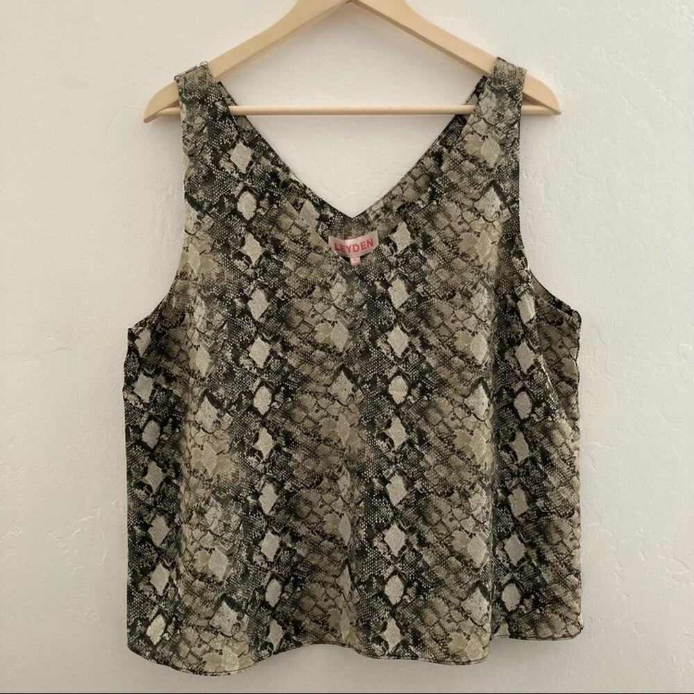 Leyden Stone Snake Print Tank Top Women's XL V-Neck Sleeveless Animal Print NEW